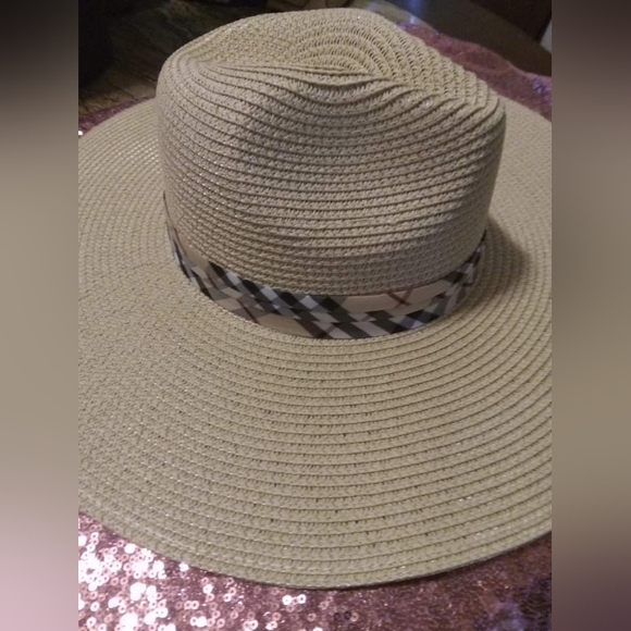 Accessories - Cream Straw Hat